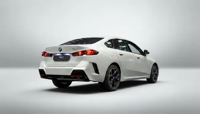 بی ام و 225L Msport اردیبهشت